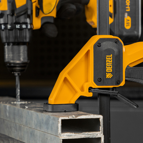 Струбцина F-образная, быстрозажимная, 450 х 80 мм, усиленный нейлоновый корпус Denzel по ценам производителя в Челябинске с доставкой по всей России