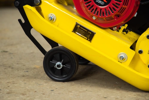 Виброплита 80 кг, 16кН (Honda) без бака колесный комплект TOR C-90L по ценам производителя в Челябинске с доставкой по всей России