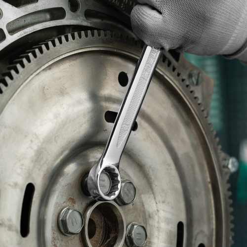 Ключ комбинированный, 18 мм, CrV, антислип Stels по ценам производителя в Челябинске с доставкой по всей России