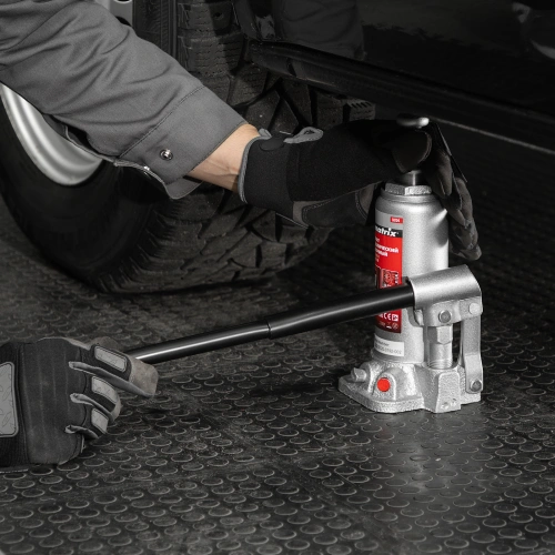 Домкрат гидравлический бутылочный, 4 т, высота подъема 194-372 мм, в пластиковый кейсе Matrix по ценам производителя в Челябинске с доставкой по всей России