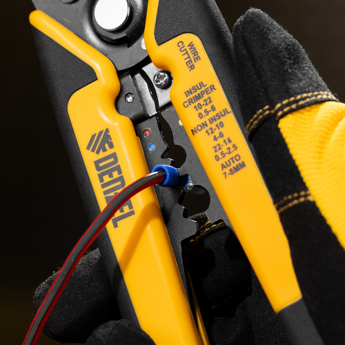 Щипцы для зачистки электропроводов 0,2-6 мм², функция обрезания проводов Denzel по ценам производителя в Челябинске с доставкой по всей России