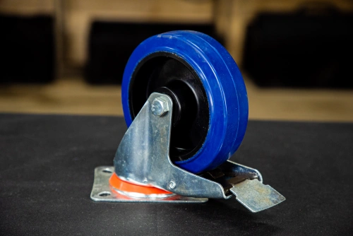 Колесо поворотное резина SRCLb 63 160 мм с тормозом (N) по ценам производителя в Челябинске с доставкой по всей России