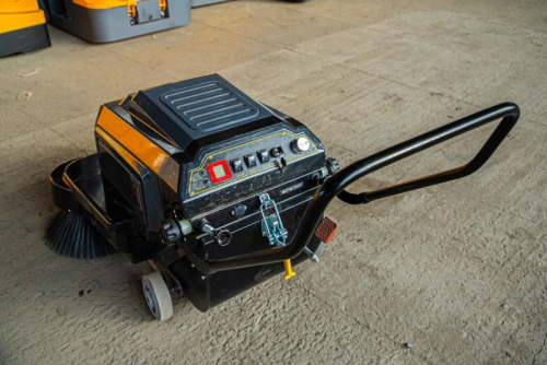 Машина подметальная с АКБ GEL 12/100 В/Ач TOR A100 купить в Москве с доставкой по всей России | ProtosMarket.ru