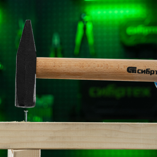 Молоток слесарный 800 г, квадратный боек, деревянная рукоятка Сибртех по ценам производителя в Челябинске с доставкой по всей России